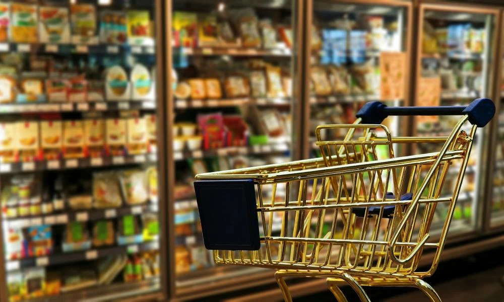 Πόσα χρήματα χρειάζεται να δαπανήσει κανείς μόνο για διατροφή; (Βίντεο)